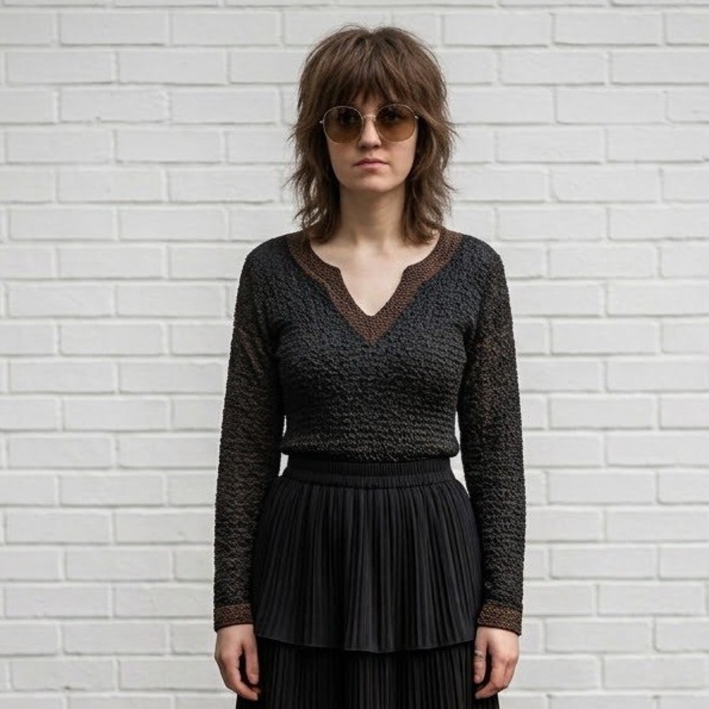 Textured Popcorn Top Womens Medium Black Brown Long Sleeve Earthy Goth Indie Y2K